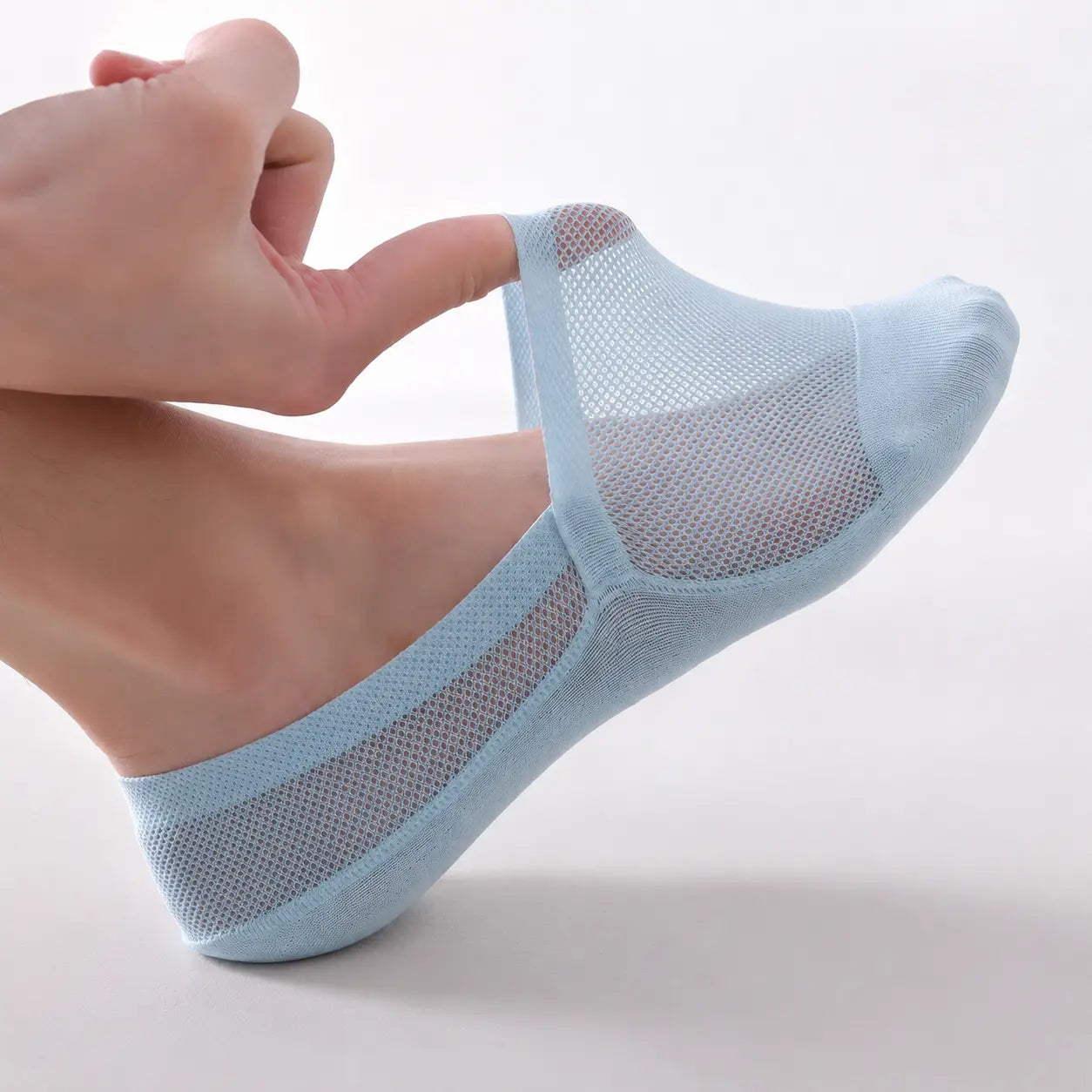 Breathable invisible no-show socks with anti-slip grip