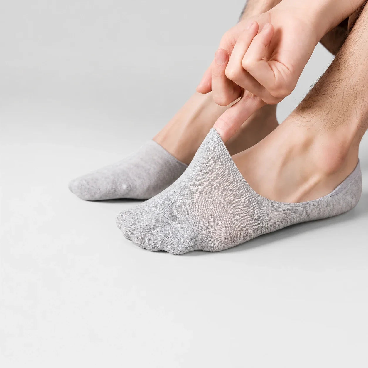 Organic cotton no-show socks with anti-slip silicone heel grip