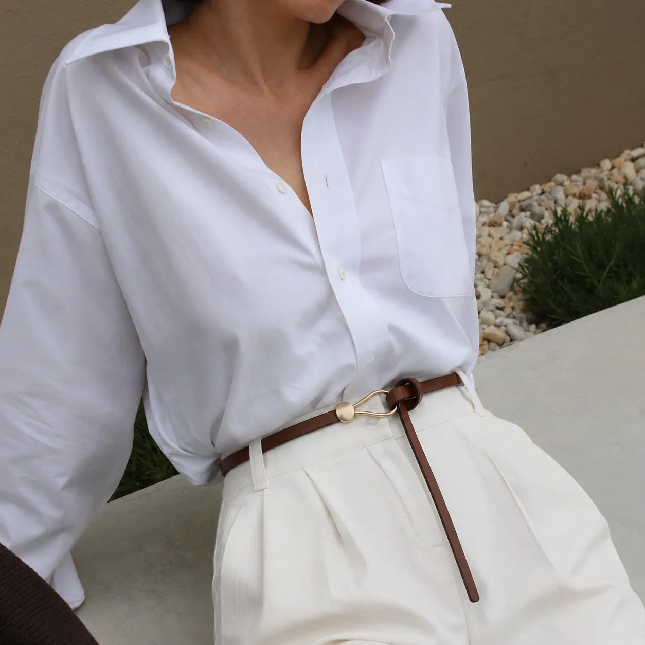 Slim premium leather belt with sculptural gold pin-hook buckle