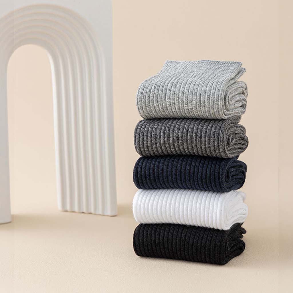 Breathable ribbed organic cotton crew socks with stay-put stretch