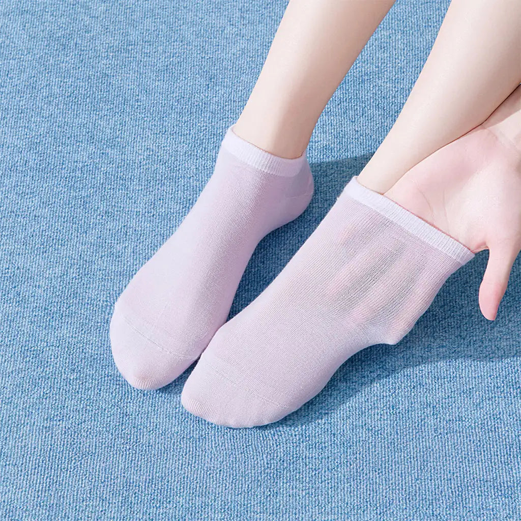 Women's 100 percent merino wool breathable ankle socks