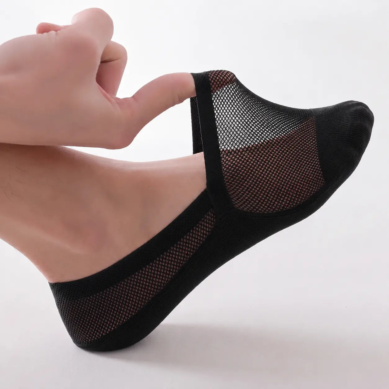 Breathable invisible no-show socks with anti-slip grip