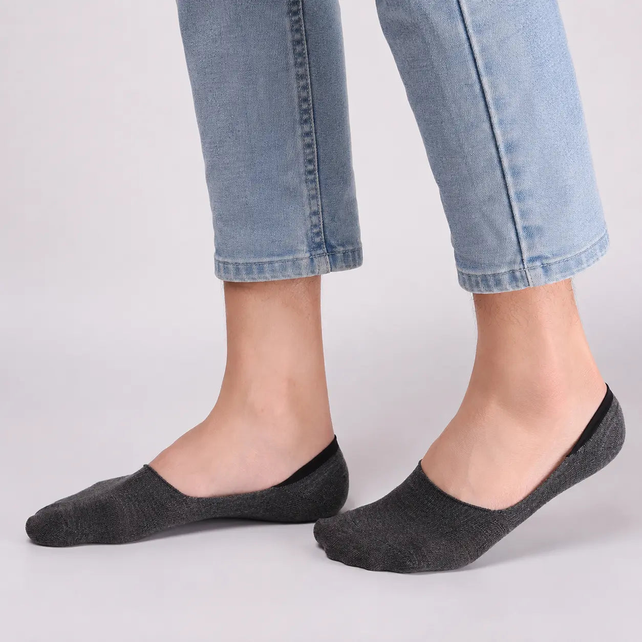 Organic cotton no-show socks with anti-slip silicone heel grip