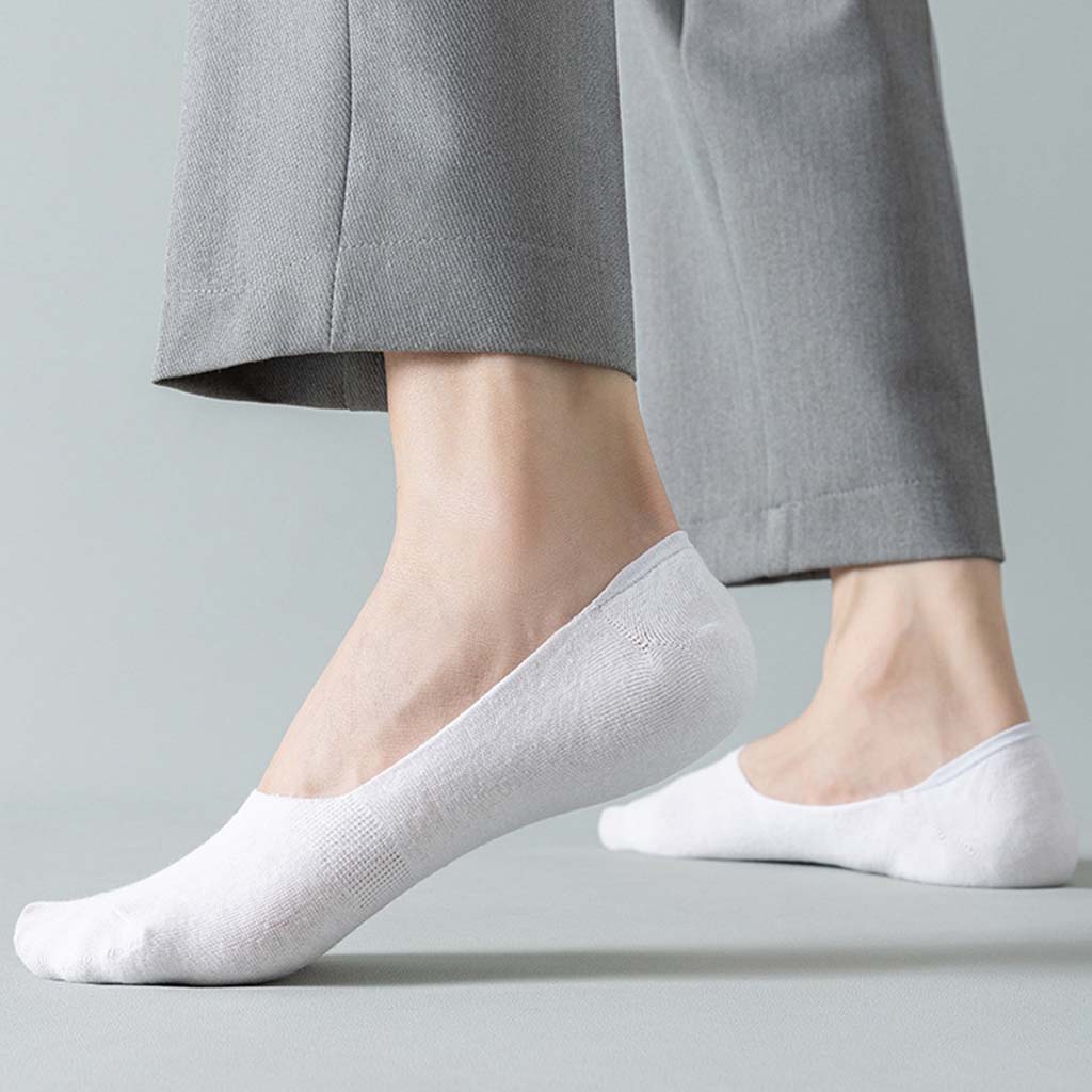 Men's organic cotton no-show socks with anti-slip heel grip