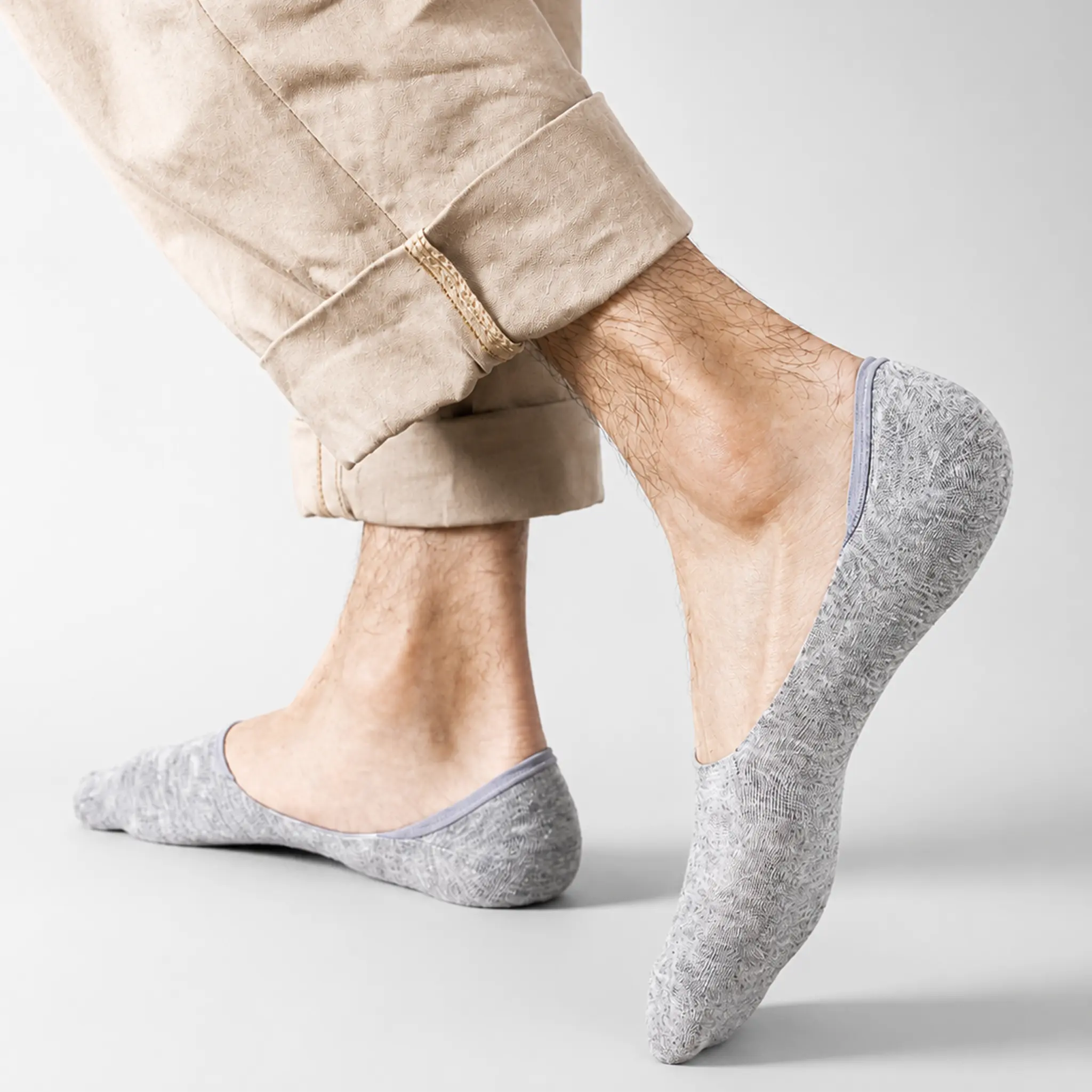 Organic cotton no-show socks with anti-slip silicone heel grip