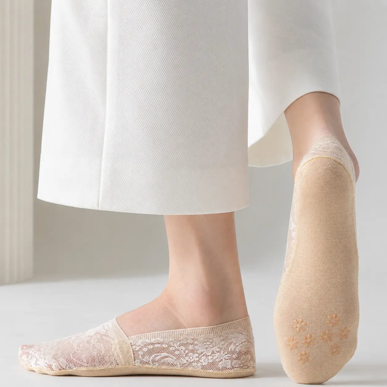 Floral Lace No-Show Socks