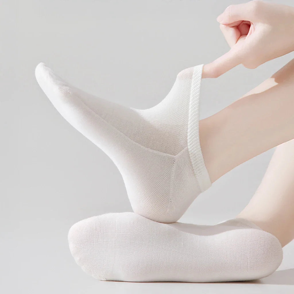 Women's 100 percent merino wool breathable ankle socks