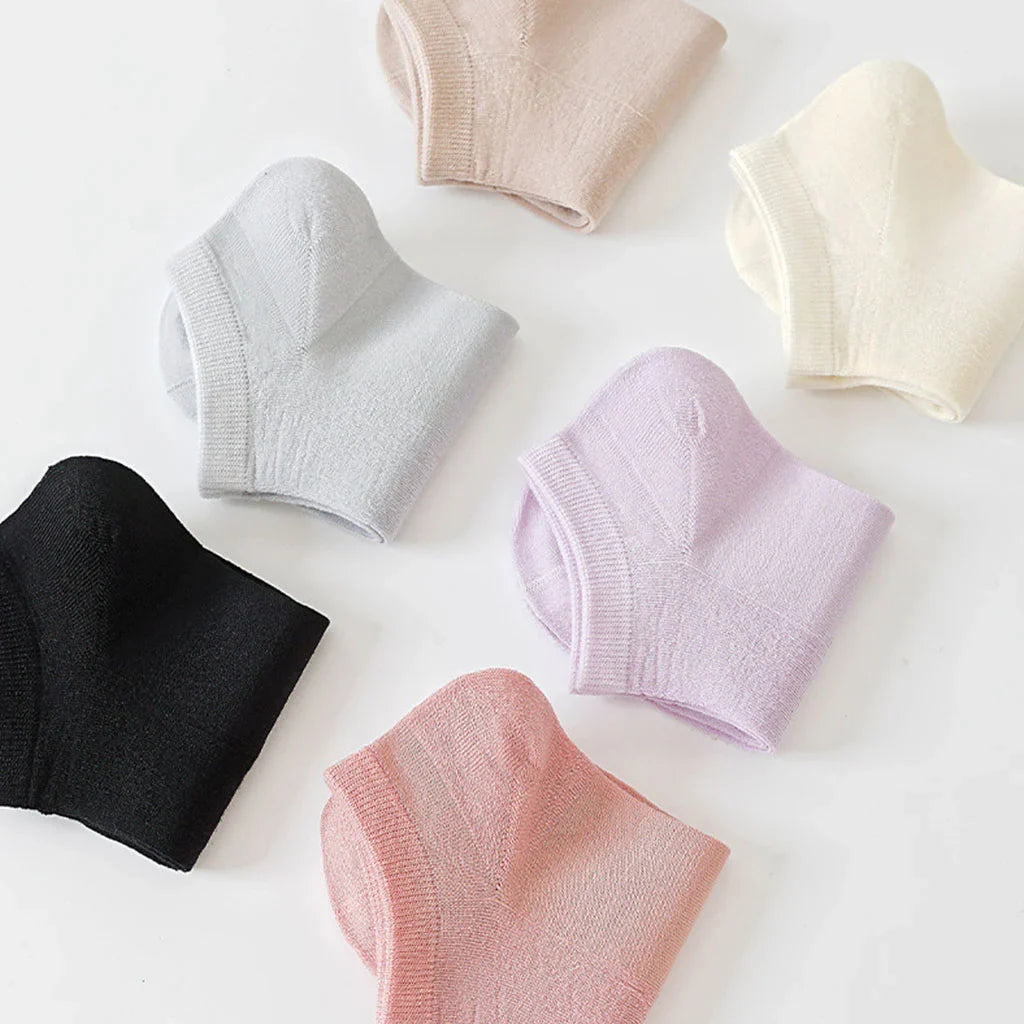 Women's 100 percent merino wool breathable ankle socks