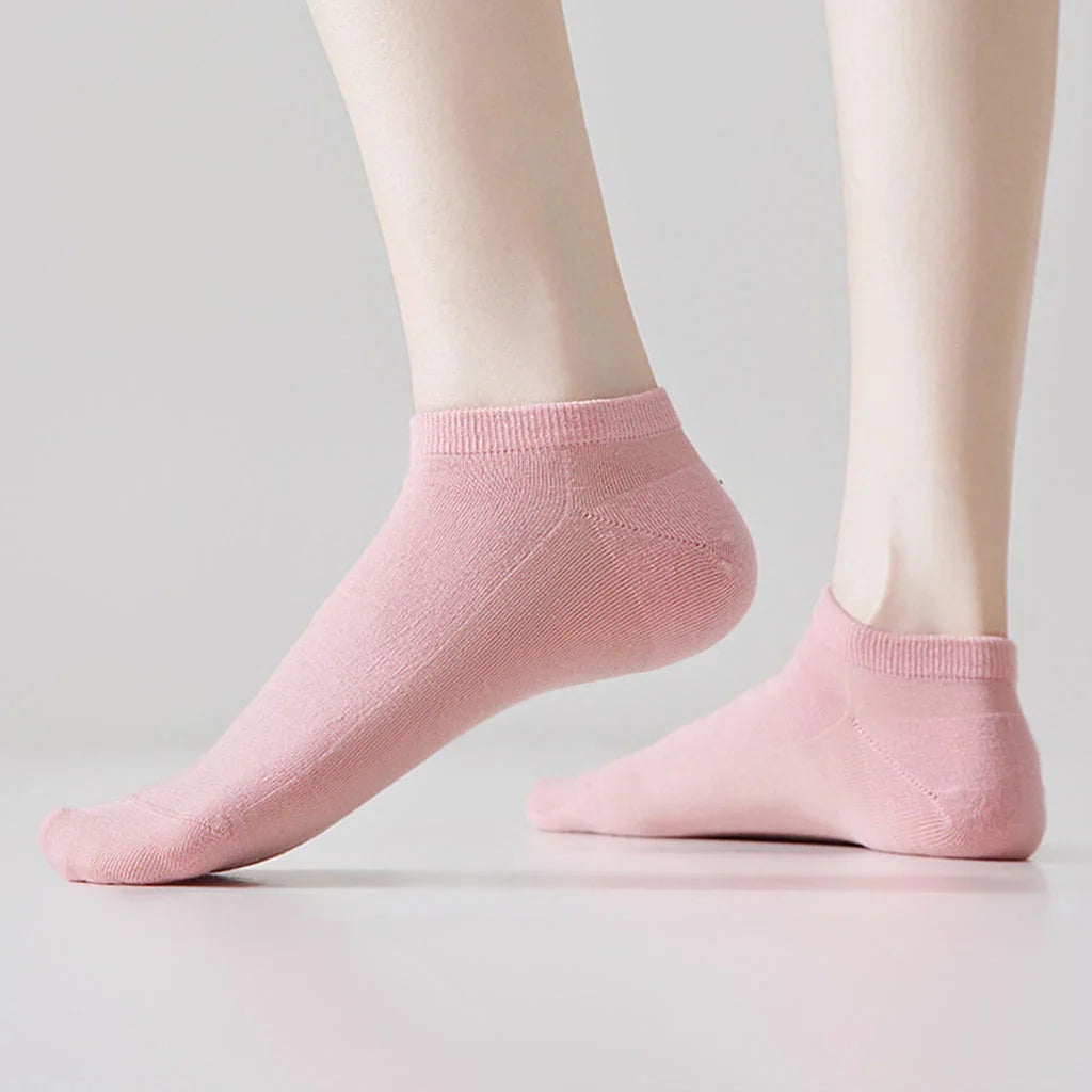 Women's 100 percent merino wool breathable ankle socks