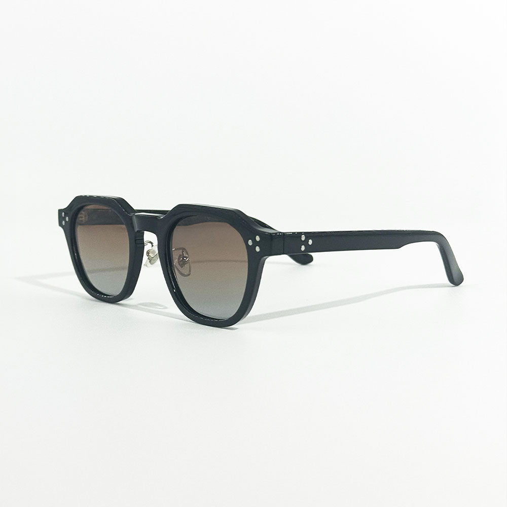 Lightweight geometric TR90 sunglasses with UV400 lenses