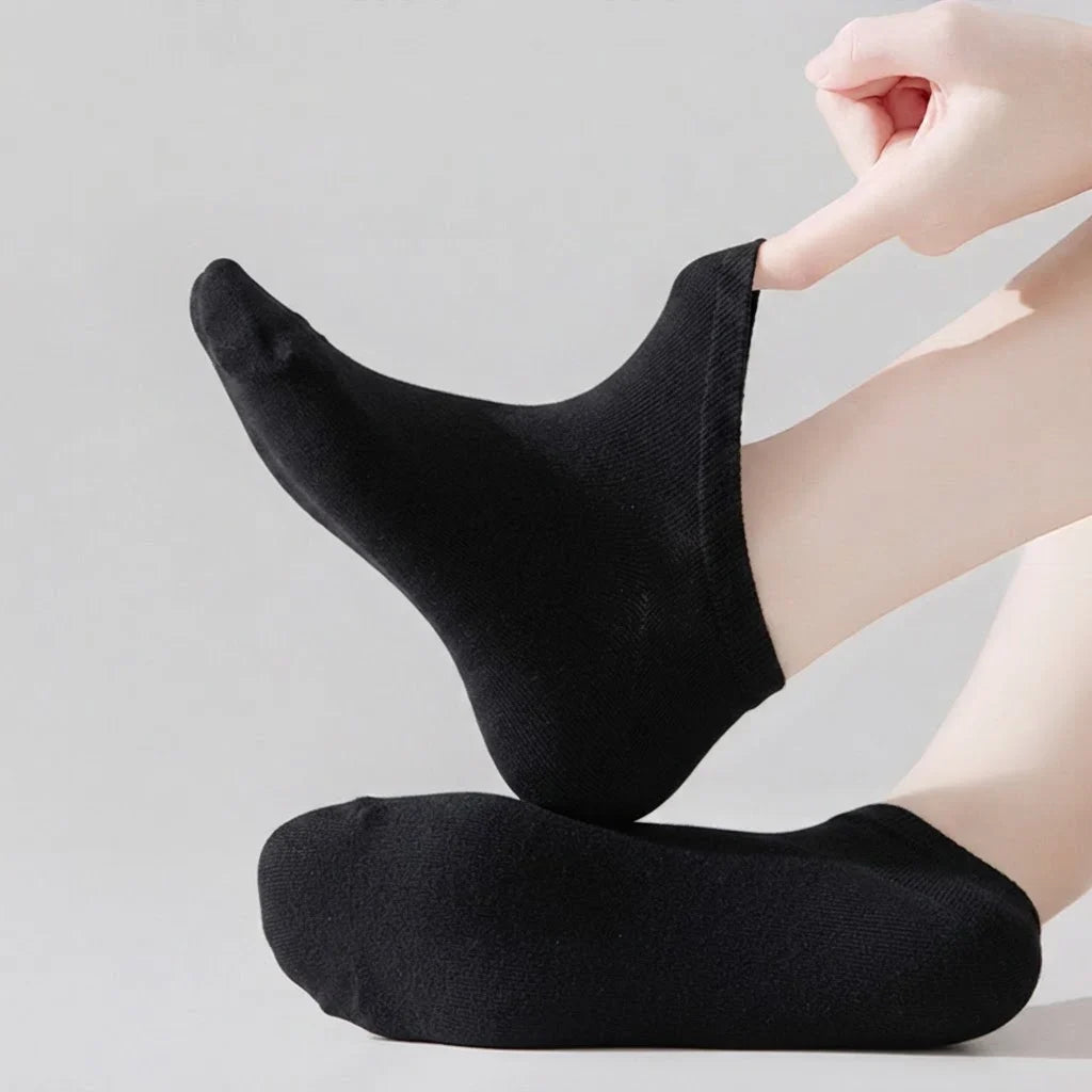 Women's 100 percent merino wool breathable ankle socks