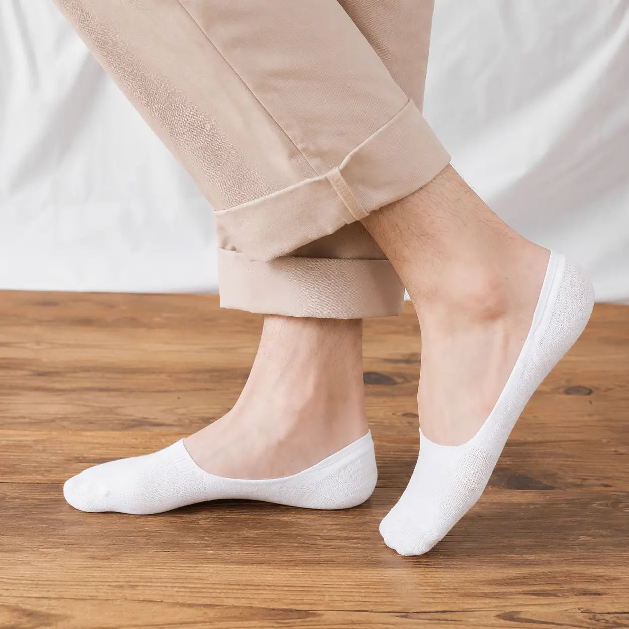 Organic cotton no-show socks with anti-slip silicone heel grip