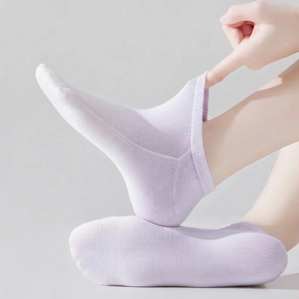 Women's 100 percent merino wool breathable ankle socks