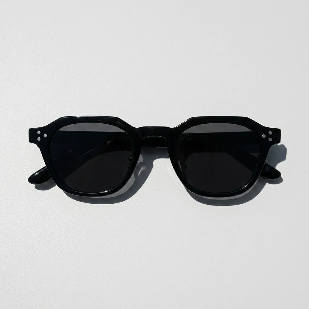 Lightweight geometric TR90 sunglasses with UV400 lenses